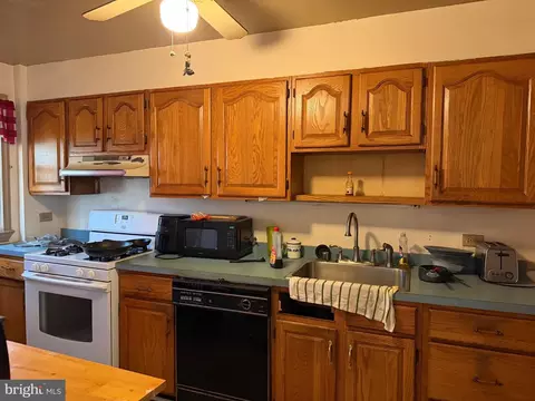 4506 Parkside Dr, Baltimore, MD 21206 photo 6