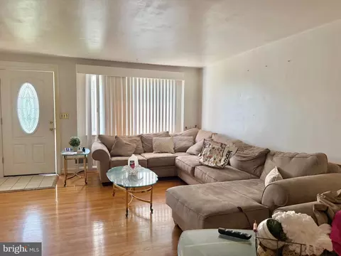 4506 Parkside Dr, Baltimore, MD 21206 photo 2