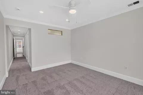 Entry Way - 738 E Fort Ave, Baltimore, MD 21230 photo 3 of 8