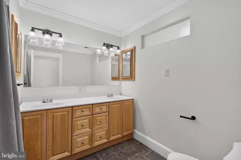 Bath - 738 E Fort Ave, Baltimore, MD 21230 photo 4 of 9