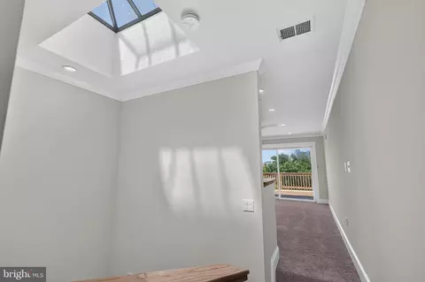 Entry Way - 738 E Fort Ave, Baltimore, MD 21230 photo 5 of 8