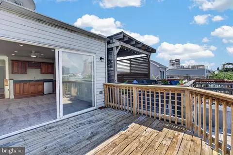Exterior - 738 E Fort Ave, Baltimore, MD 21230 photo 3 of 11