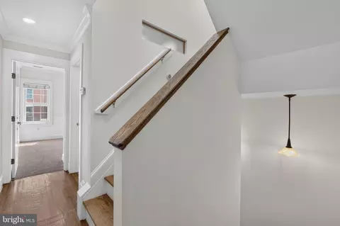 Entry Way - 738 E Fort Ave, Baltimore, MD 21230 photo 2 of 8