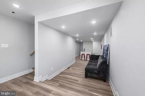 Entry Way - 1005 N Mount St, Baltimore, MD 21217 photo 3 of 8