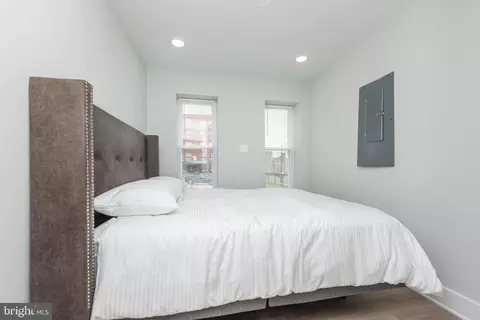 Bedroom - 1005 N Mount St, Baltimore, MD 21217 photo 4 of 4