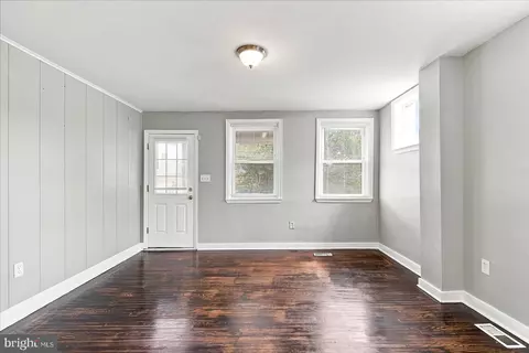 Living - 2056 Griffis Ave, Baltimore, MD 21230 photo 3 of 4