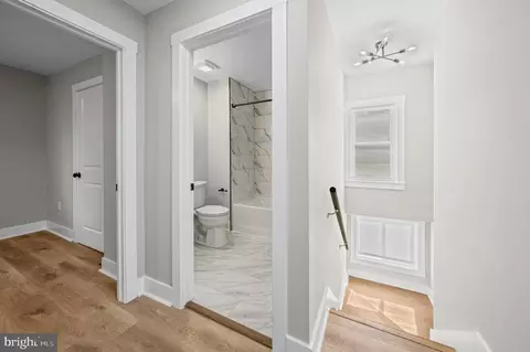 Entry Way - 2804 Beechland Ave, Baltimore, MD 21214 photo 1 of 9