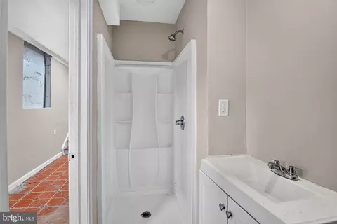 Bath - 504 Callender St, Baltimore, MD 21230 photo 2 of 2