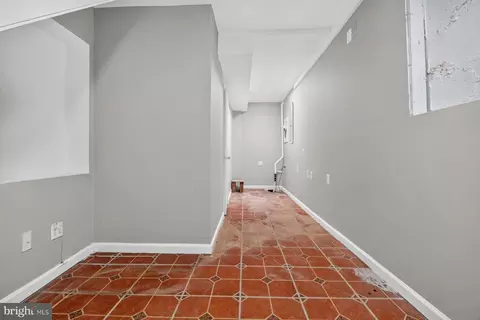 Entry Way - 504 Callender St, Baltimore, MD 21230 photo 8 of 10