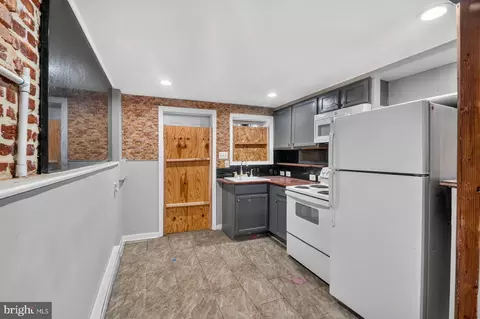 Entry Way - 504 Callender St, Baltimore, MD 21230 photo 2 of 10