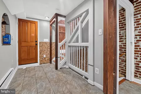 Entry Way - 504 Callender St, Baltimore, MD 21230 photo 4 of 10