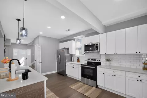 Entry Way - 2923 Silver Hl, Baltimore, MD 21207 photo 5 of 11