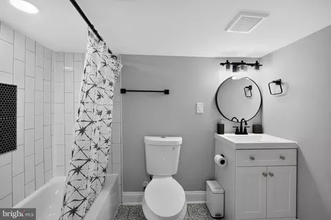 Bath - 2923 Silver Hl, Baltimore, MD 21207 photo 2 of 4