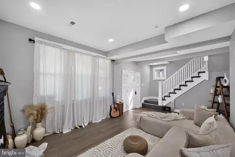 Entry Way - 2923 Silver Hl, Baltimore, MD 21207 photo 3 of 11