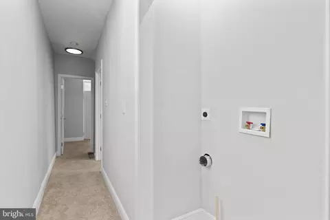 Entry Way - 3004 Vineyard Ln, Baltimore, MD 21218 photo 6 of 7