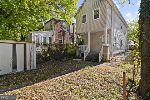 Exterior - 3004 Vineyard Ln, Baltimore, MD 21218 photo 1 of 3