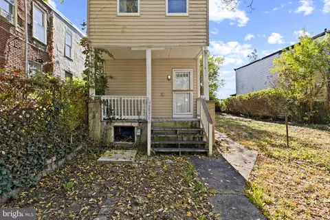Exterior - 3004 Vineyard Ln, Baltimore, MD 21218 photo 2 of 3