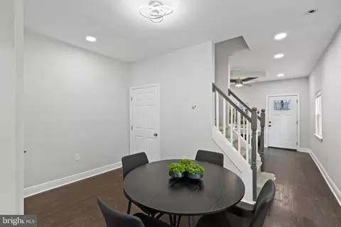 Entry Way - 3004 Vineyard Ln, Baltimore, MD 21218 photo 5 of 7