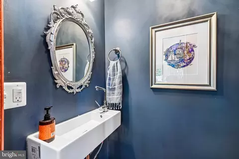 Bath - 1500 Jackson St, Baltimore, MD 21230 photo 1 of 5