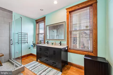 Bath - 1500 Jackson St, Baltimore, MD 21230 photo 4 of 5
