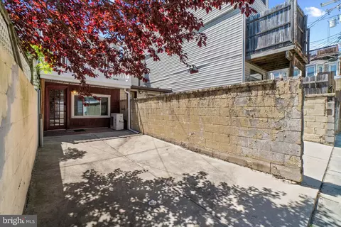 Exterior - 909 S Streeper St, Baltimore, MD 21224 photo 6 of 6