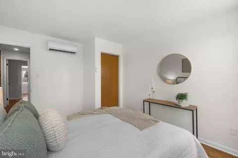 Bedroom - 909 S Streeper St, Baltimore, MD 21224 photo 4 of 4