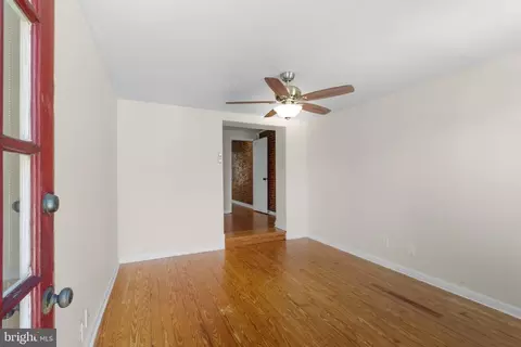 Living - 909 S Streeper St, Baltimore, MD 21224 photo 3 of 3