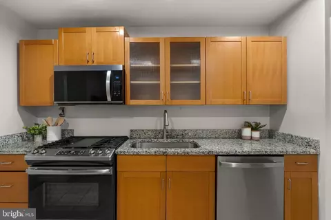 Kitchen - 909 S Streeper St, Baltimore, MD 21224 photo 5 of 5