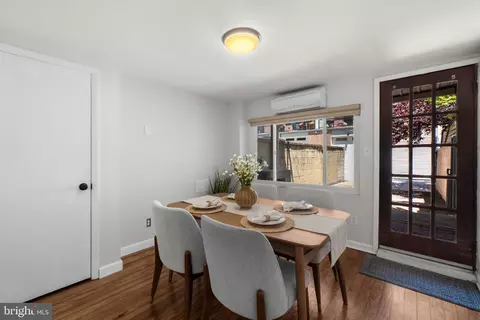 Dining - 909 S Streeper St, Baltimore, MD 21224 photo 1 of 3