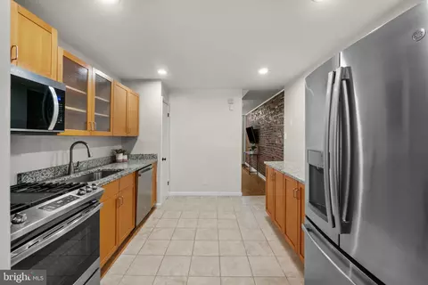 Kitchen - 909 S Streeper St, Baltimore, MD 21224 photo 4 of 5