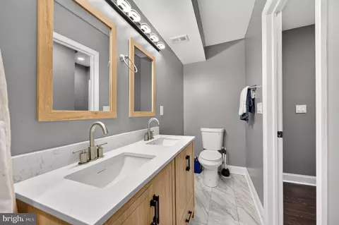 Bath - 460 E Federal St, Baltimore, MD 21202 photo 5 of 7