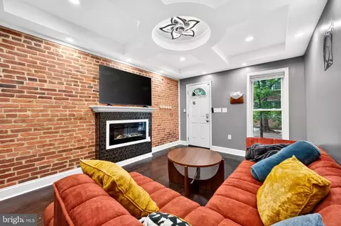 Living - 460 E Federal St, Baltimore, MD 21202 photo 1 of 1