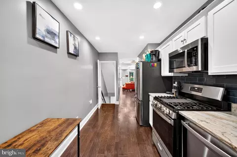 Entry Way - 460 E Federal St, Baltimore, MD 21202 photo 4 of 9