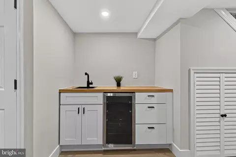 Entry Way - 2423 W Cold Spring Ln, Baltimore, MD 21215 photo 7 of 7