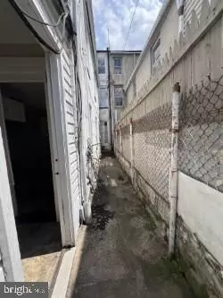 Entry Way - 228 S Stricker St, Baltimore, MD 21223 photo 3 of 19