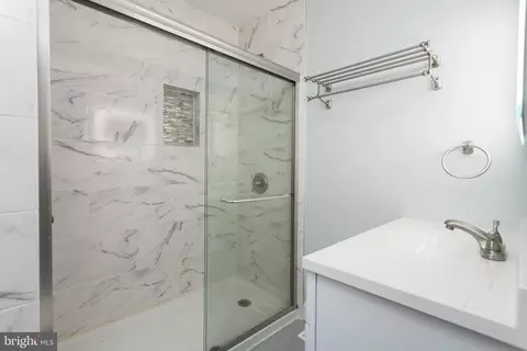 Bath - 5316 Elsrode Ave, Baltimore, MD 21214 photo 2 of 7