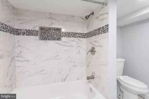 Bath - 5316 Elsrode Ave, Baltimore, MD 21214 photo 6 of 7