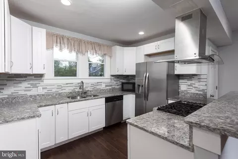 Kitchen - 5316 Elsrode Ave, Baltimore, MD 21214 photo 1 of 2