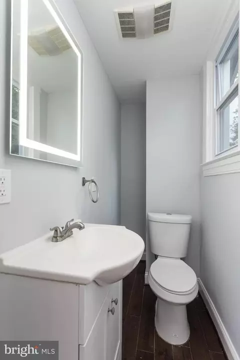 Bath - 5316 Elsrode Ave, Baltimore, MD 21214 photo 1 of 7