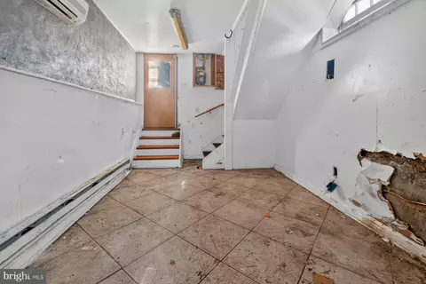 Entry Way - 512 Callender St, Baltimore, MD 21230 photo 3 of 3