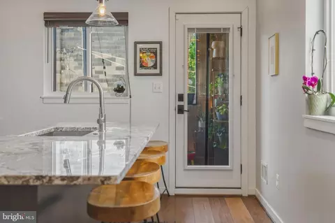 Entry Way - 2313 E Fairmount Ave, Baltimore, MD 21224 photo 4 of 10