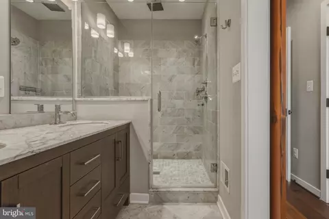 Bath - 2313 E Fairmount Ave, Baltimore, MD 21224 photo 3 of 5