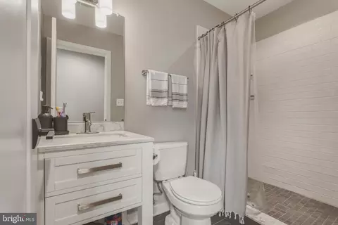 Bath - 2313 E Fairmount Ave, Baltimore, MD 21224 photo 1 of 5