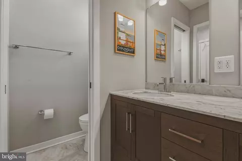 Bath - 2313 E Fairmount Ave, Baltimore, MD 21224 photo 4 of 5