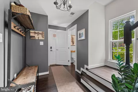 Entry Way - 4214 Skyview, Baltimore, MD 21211 photo 4 of 4