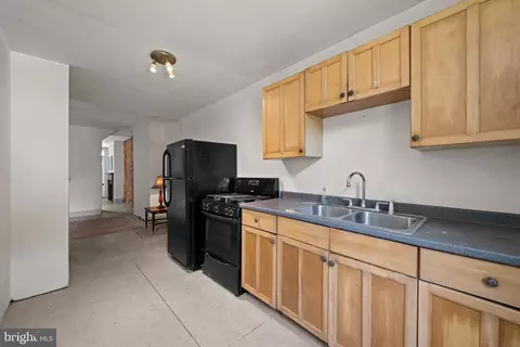 Entry Way - 2004 Rockrose Ave, Baltimore, MD 21211 photo 4 of 4