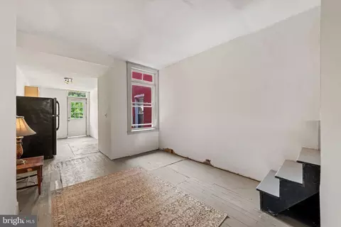 Entry Way - 2004 Rockrose Ave, Baltimore, MD 21211 photo 1 of 4