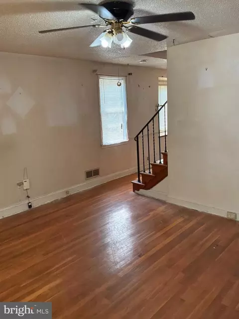 Living - 4720 Duncrest Ave, Baltimore, MD 21206 photo 1 of 1