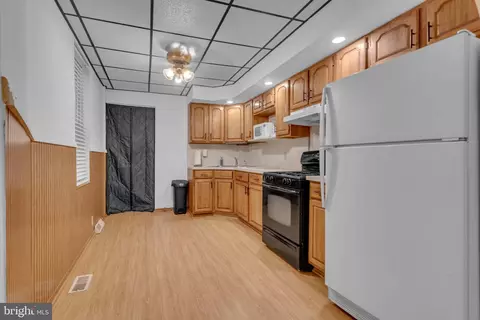Entry Way - 1443 Hull St, Baltimore, MD 21230 photo 4 of 5