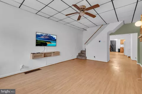Entry Way - 1443 Hull St, Baltimore, MD 21230 photo 2 of 5